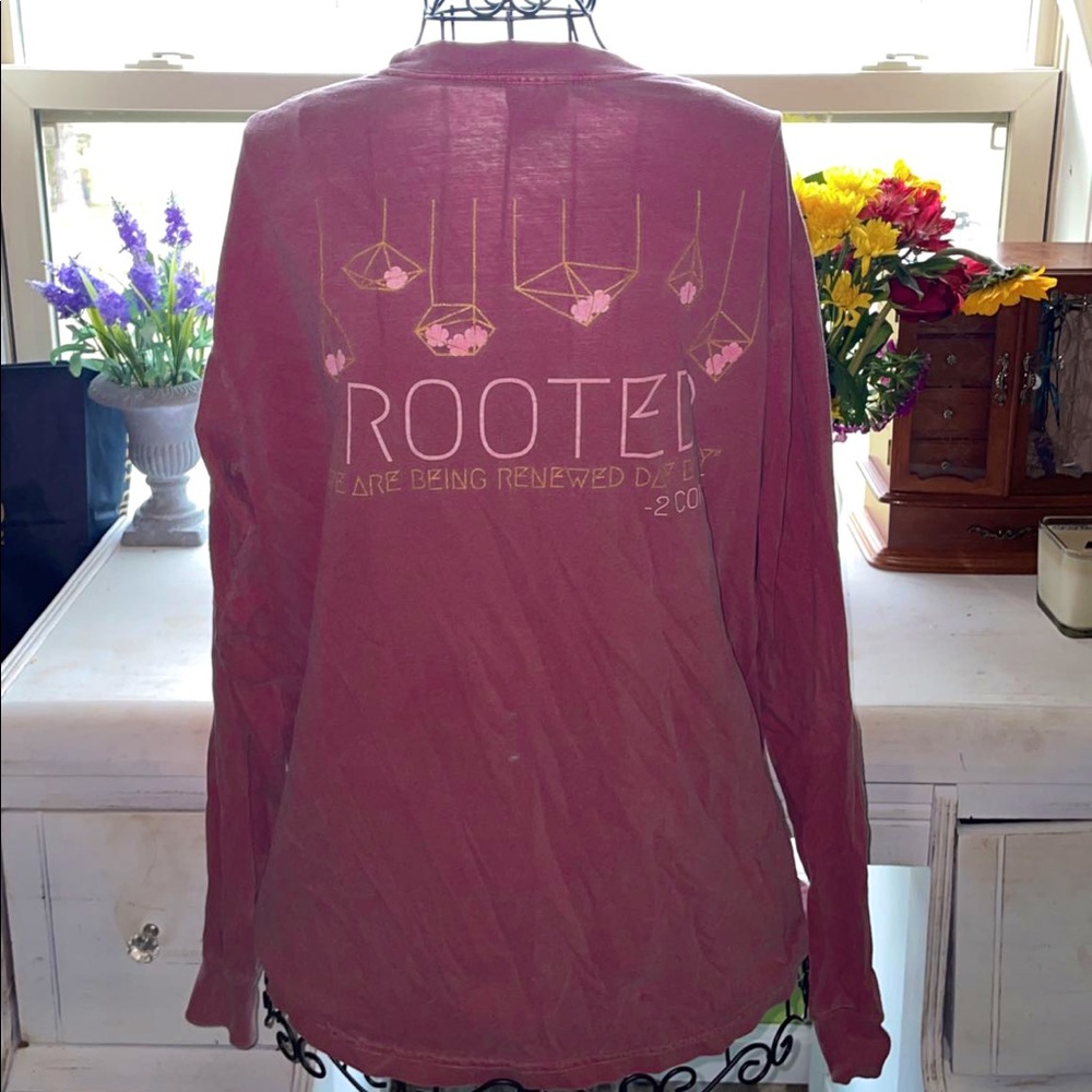 •graphic long sleeve•